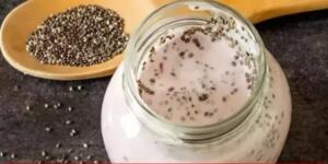 Yoğurdun içine kaşık kaşık ekleyin: