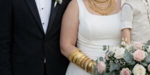 Bekar bir anneyle evlendiğim için annem beni reddetti;