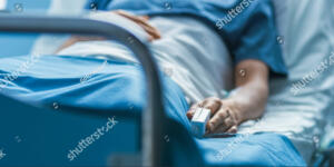 Kayınpederimin sırtında garip mavi lekeler fark ettim