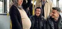 Otobüsteki serseriler, h’amile kadına yer vermeyip